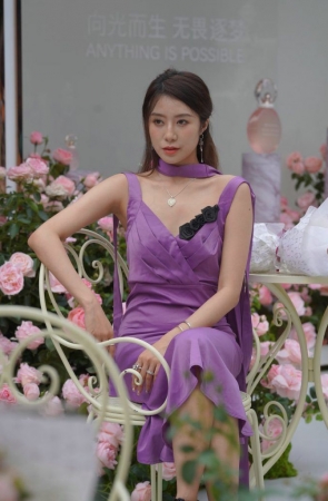 气质女神 [63P3V-877MB]