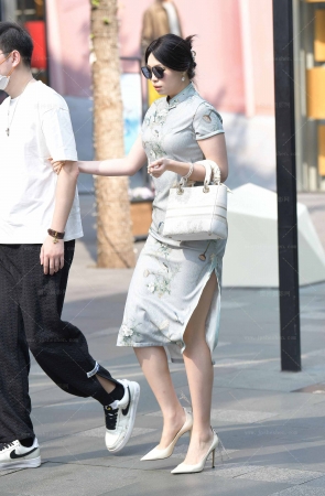 贵妇出街··240614-15-21 15P