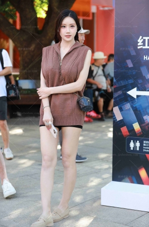 上海时装周-热裤针织上衣