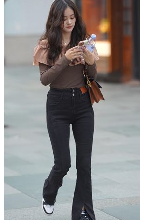 可爱的黑牛仔女孩(53P)