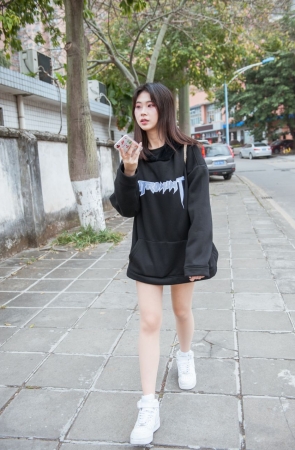 丝足美腿小姐姐