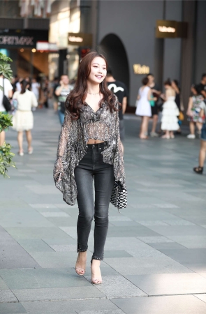 简约牛仔裤搭配