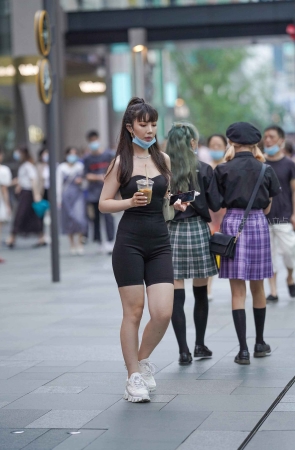 连体套装美女