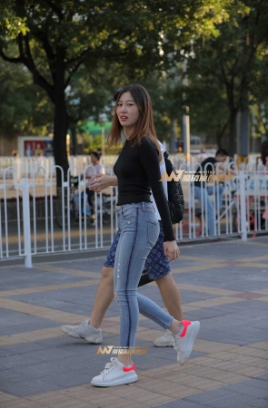 紧牛翘臀女友