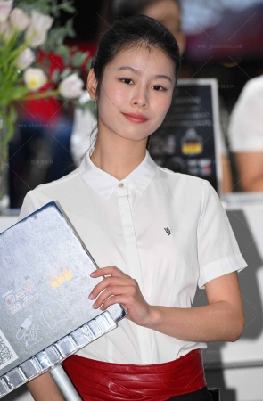 251123-39-62√凯迪拉克-白衬衫黑丝礼仪