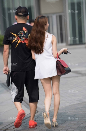高跟翘美女