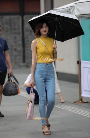 长腿气质甜美女孩