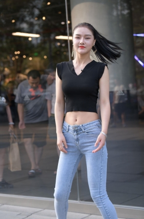 学舞蹈的美女