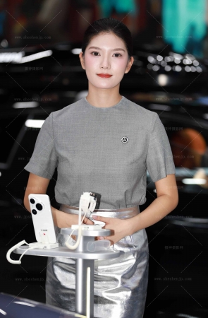 工作中的华为肉丝礼仪