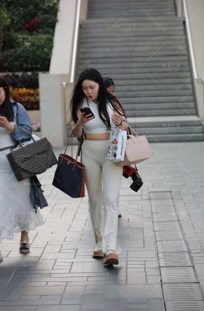 魅力超薄紧身白裤朲槭 [19P]