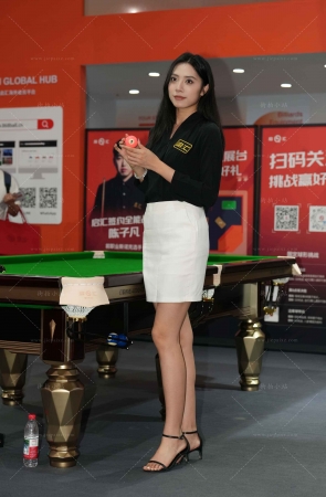 25广州台球展，白裙美腿美女