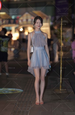 街拍美腿美背小姐姐 [19P]