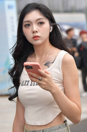 24831-60=53√热裤小姐姐下班了 13P