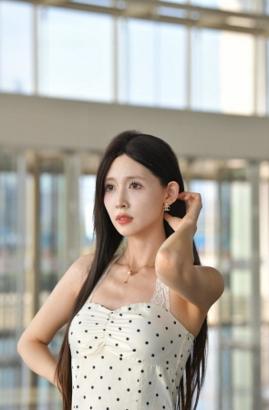 清秀白裙MM [96P-2.14GB]