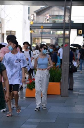 蓝色衣服女友