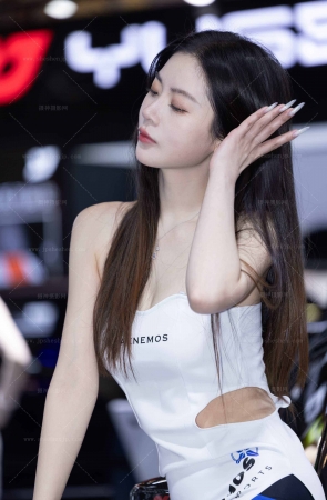 LB917 26苏州改装-最爱的桃桃吖女神玉足穿鞋+站车 12P