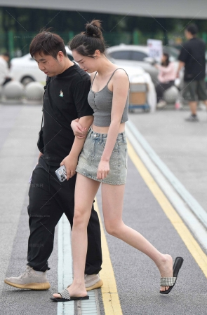 24728-6=46√美腿爱穿拖鞋系列 16P