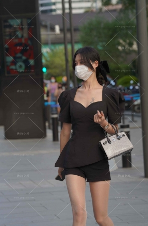 街拍热裤肉丝腿凉高跟美女  [19P]