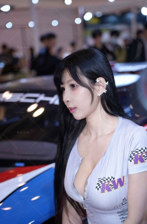 童颜丰满的小姐姐（雯粥粥）【图片➕视频】