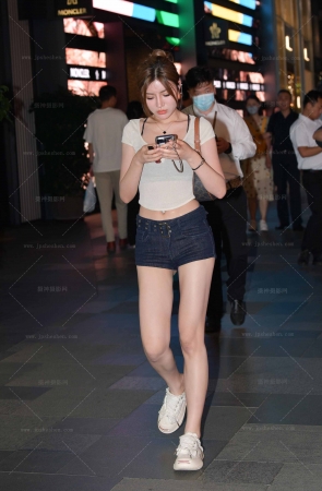23519-31=59√夏日热裤小蛮腰美女 13P
