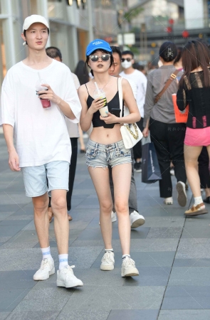 黑色的口红？