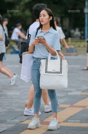 清纯学生妹