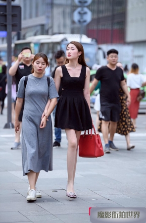 黑裙丝袜高跟鞋3A2526[70.2M]