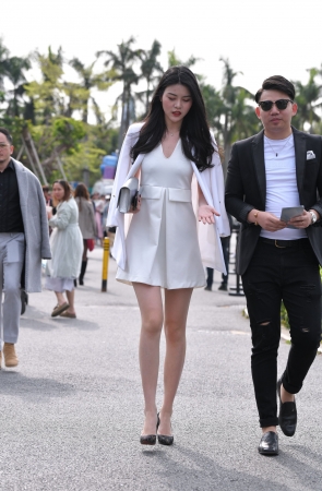 高跟大长腿美女