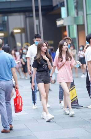 黑色热裤灰色热裤