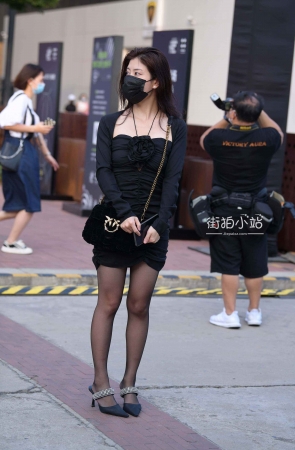 街拍性感的黑色裙女神