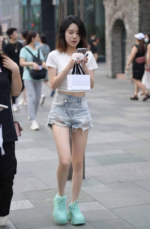 肤白清纯热裤穿搭 240328-16-53 15P