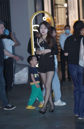 简单魅力高挑