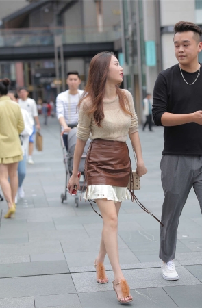 短裙美腿凉高美脚