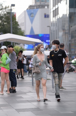 20826-5+79豪放的女友，性福人生