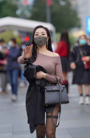 精选街拍作品 NO.1448 皮裙黑丝女孩[51P/86.5MB]