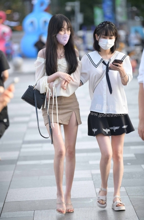 22722-11+132纤细美腿苗条女生【套图➕视频】 12P