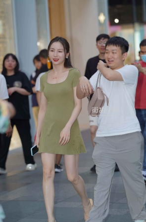 美女朲槭