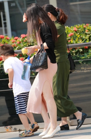 高跟 开叉包臀裙少妇