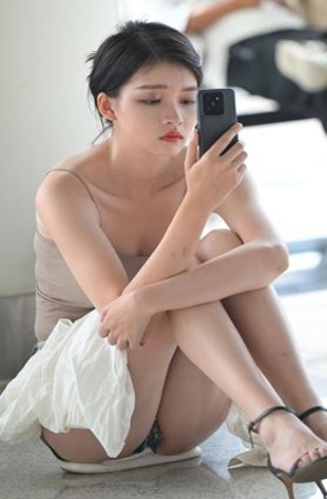 热裤小背心美女(136P)