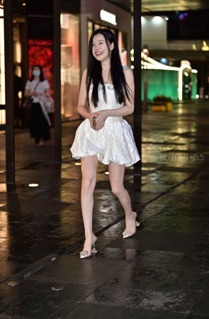 爱笑的女孩