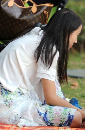 No750 平时你哪有机会把一个贤淑美丽的女人脚底看个精光？