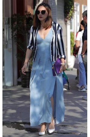 蓝色V领长裙美女(30P)