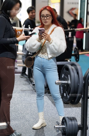 紧身牛仔裤 - 丰润眼镜姐 [23P]