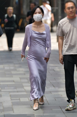 &真丝顺滑长裙美女