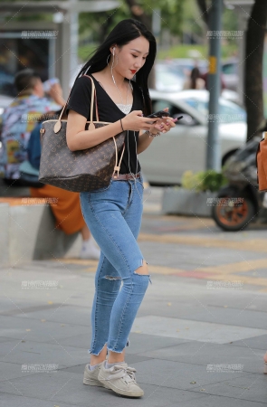 牛仔裤美女