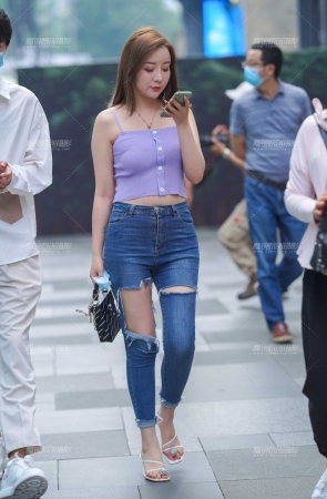 紧牛美女