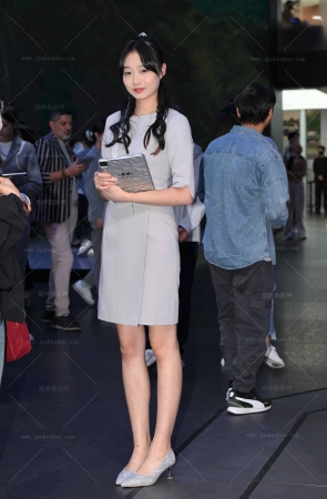 241119-37=53√比亚迪清秀小姐姐 13P