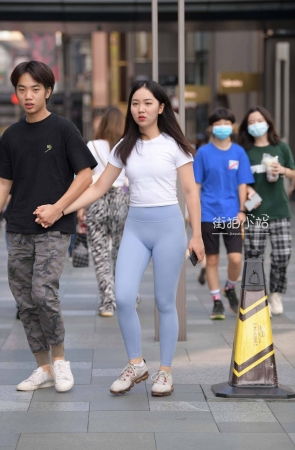 青春瑜伽裤女友