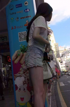 性感超短牛仔裤美眉