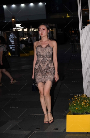 夜拍短裙包臀裙性感气质美女